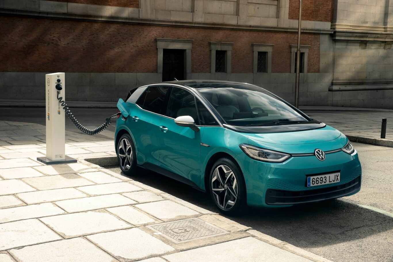 El Coche Eléctrico: Una Revolución en la Movilidad Sostenible