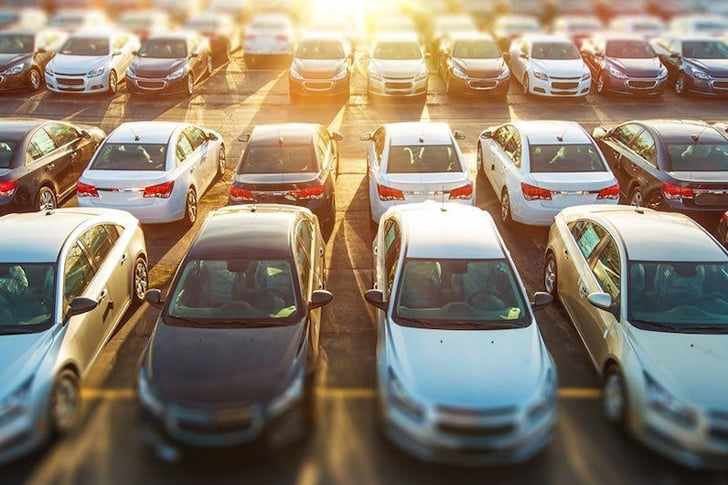 Guide for Seniors: Buying Leftover Cars with Great Discounts