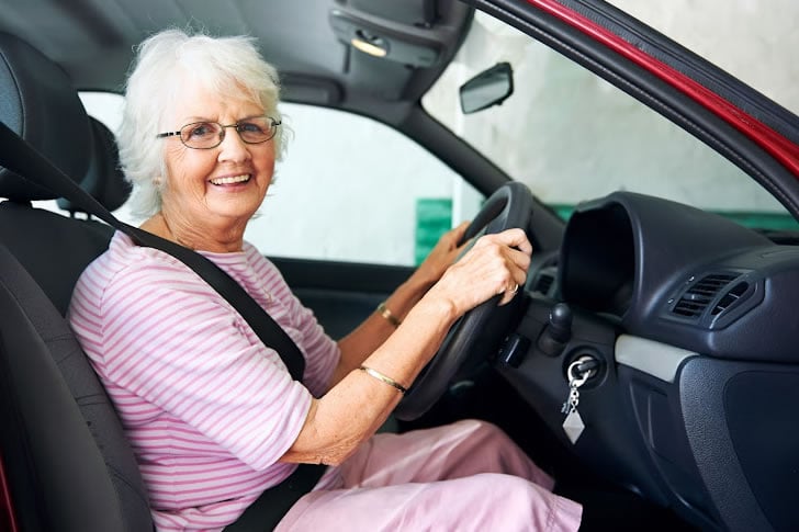 Leasing a Car for Seniors: Tips and Advice
